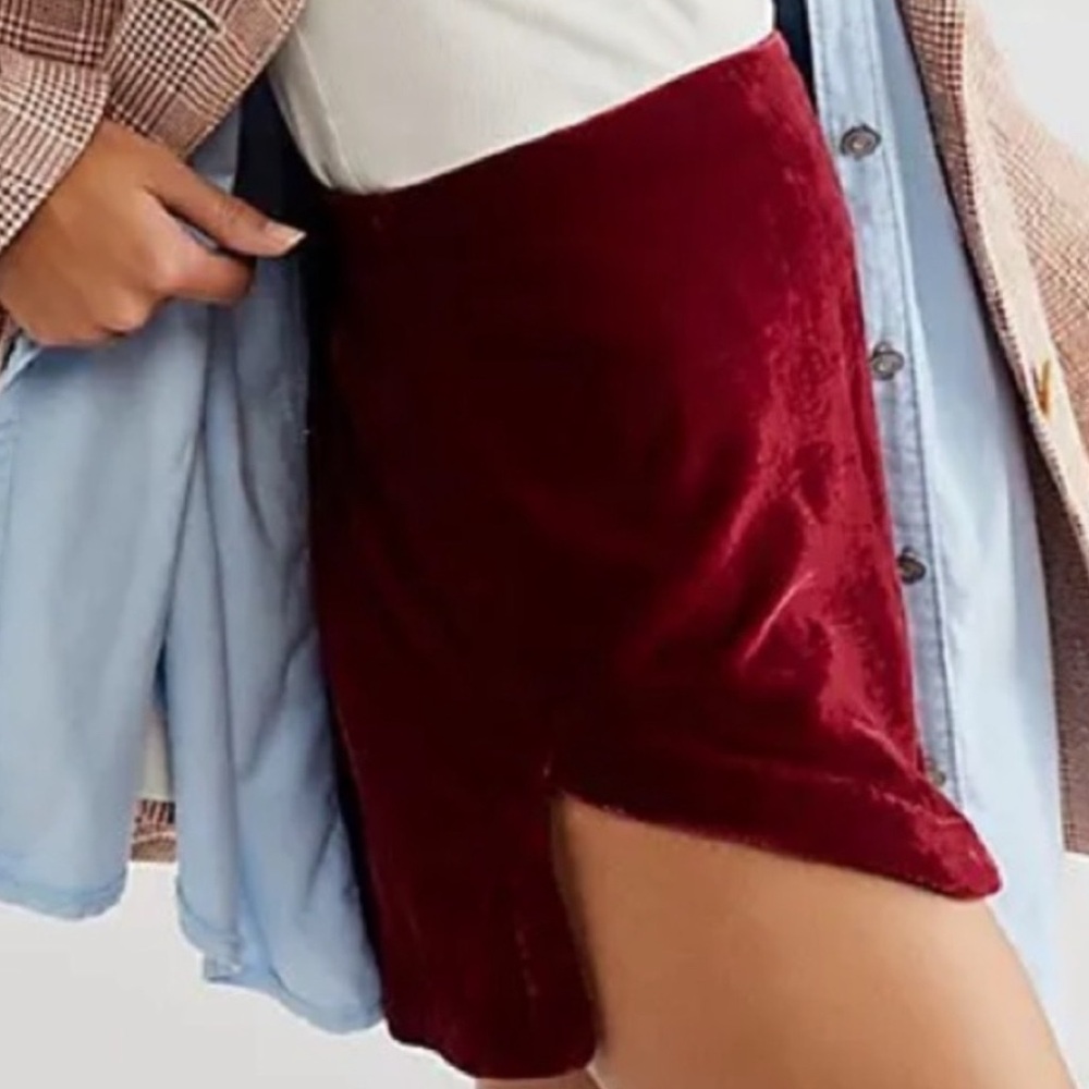 Free People Velvet mini Skirt in Garnet - Picture 4 of 6
